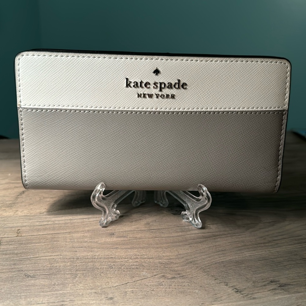 Kate Spade Large slim bifold wallet